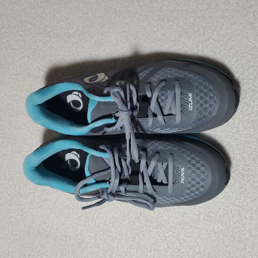 Women’s Pearl Izumi X Road Fuel V5 cycling shoes, size 39 (8-8.5)